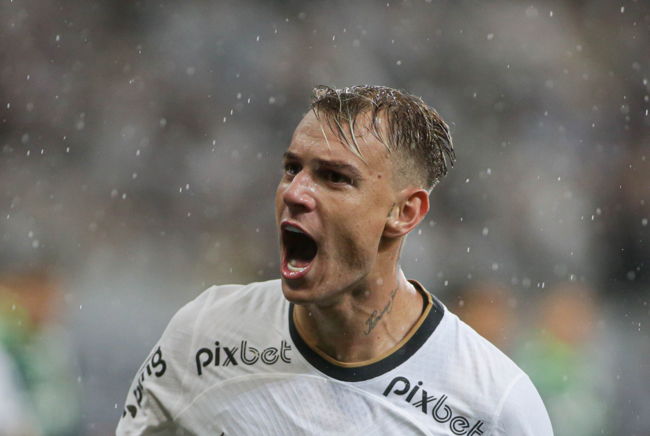 Rger Guedes celebra em empate do Corinthians com o Palmeiras no Paulisto