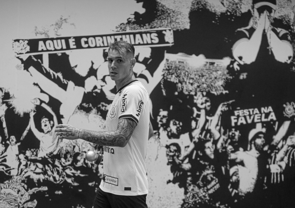 Rger Guedes no vestirio antes de vitria do Corinthians contra o Mirassol no Paulista