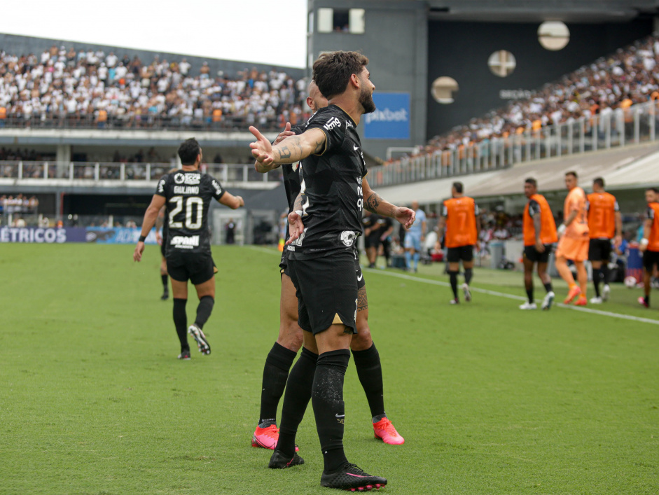 Yuri marcou de cabea o primeiro gol do Corinthians no clssico