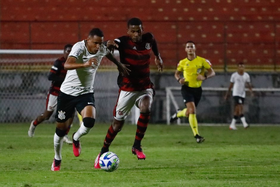 Arthur Sousa contra o Flamengo no Brasileiro Sub-20