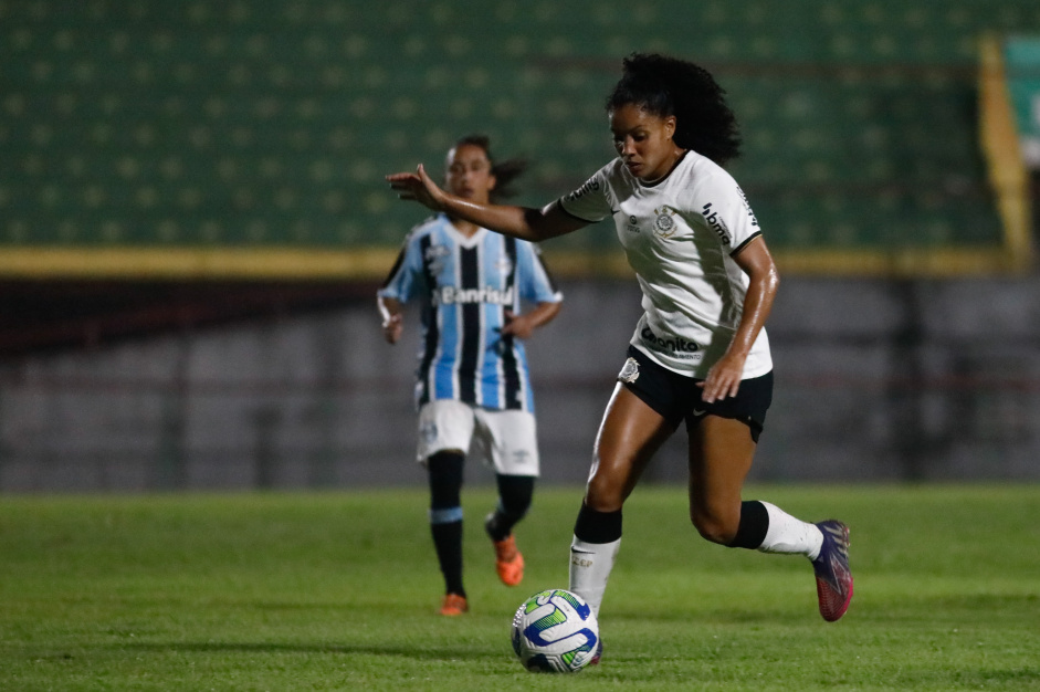 Yasmim conduz em goleada do Corinthians Feminino contra o Grmio