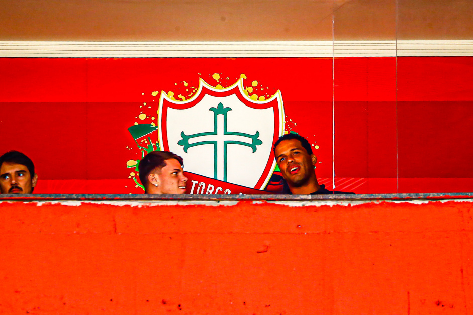 Chrystian Barletta e Fernando Lzaro em vitria contra o Bragantino no Sub-20