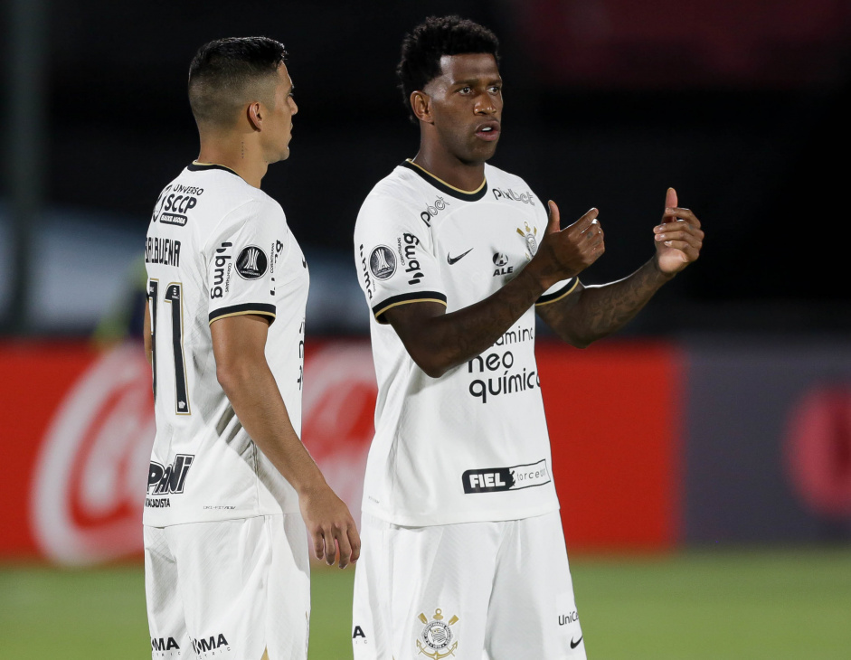 Gil e Balbuena dupla de zaga da partida da estreia da Libertadores