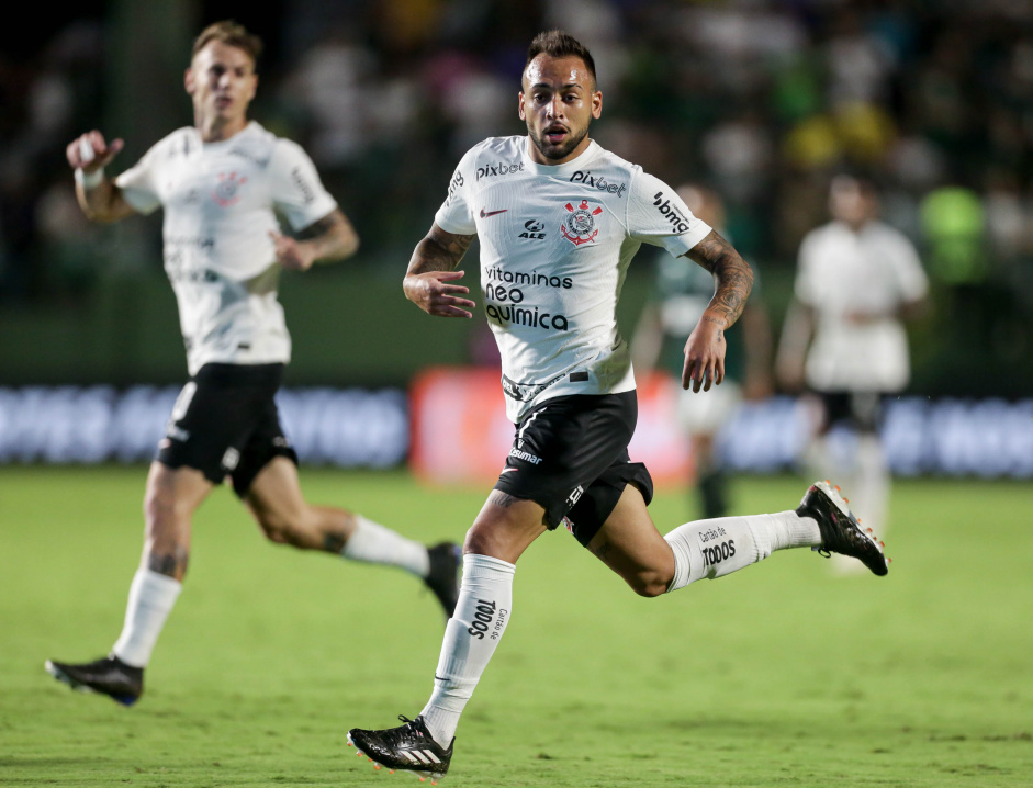 Maycon atuou no jogo contra o Palmeiras, entrando ainda na primeira etapa