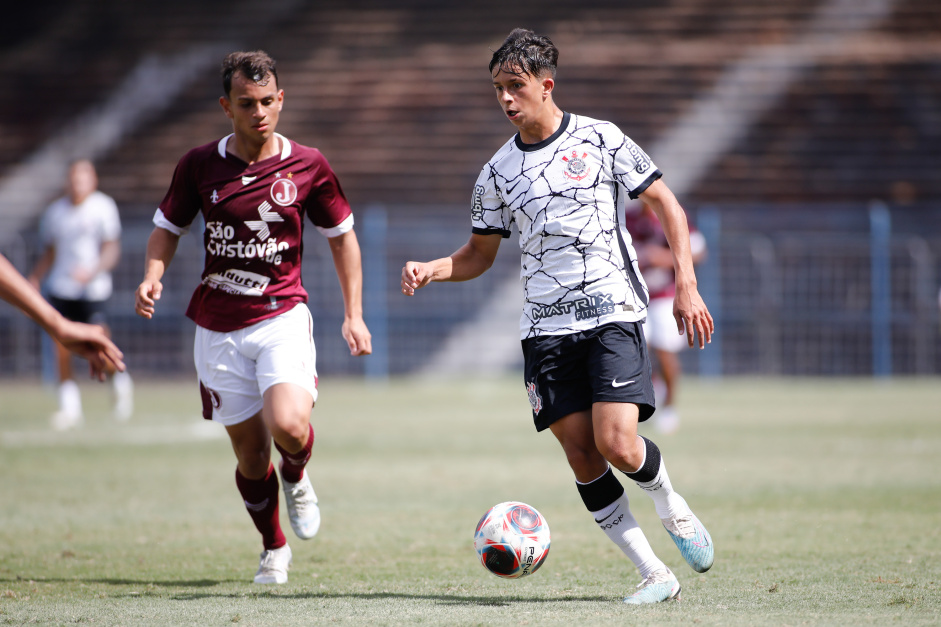 Molina durante jogo do Corinthians Sub-17 contra o Juventus