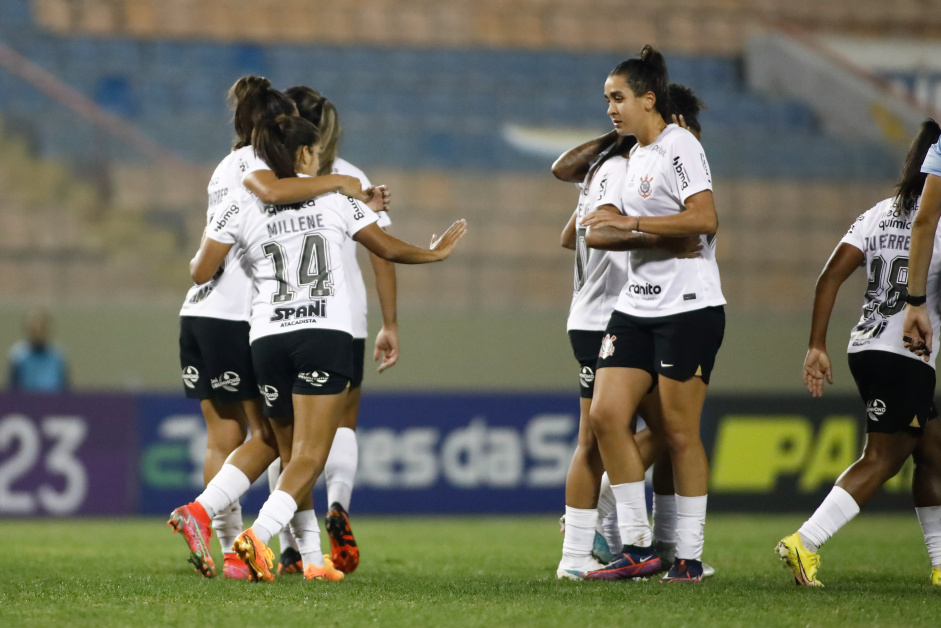 Corinthians tem a chance de assumir a liderana do Brasileiro Feminino em caso de vitria neste domingo