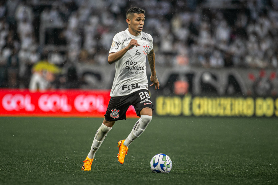 Adson no  mais jogador do Corinthians aps ser vendido para o Nantes, da Frana