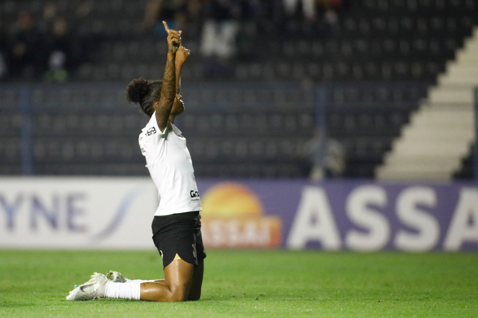 Grazi é uma das maiores jogadora da história do Corinthians e do futebol feminino brasileiro