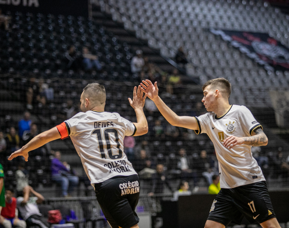 Corinthians scored the second half below and tied with Minas in the National Futsal League
