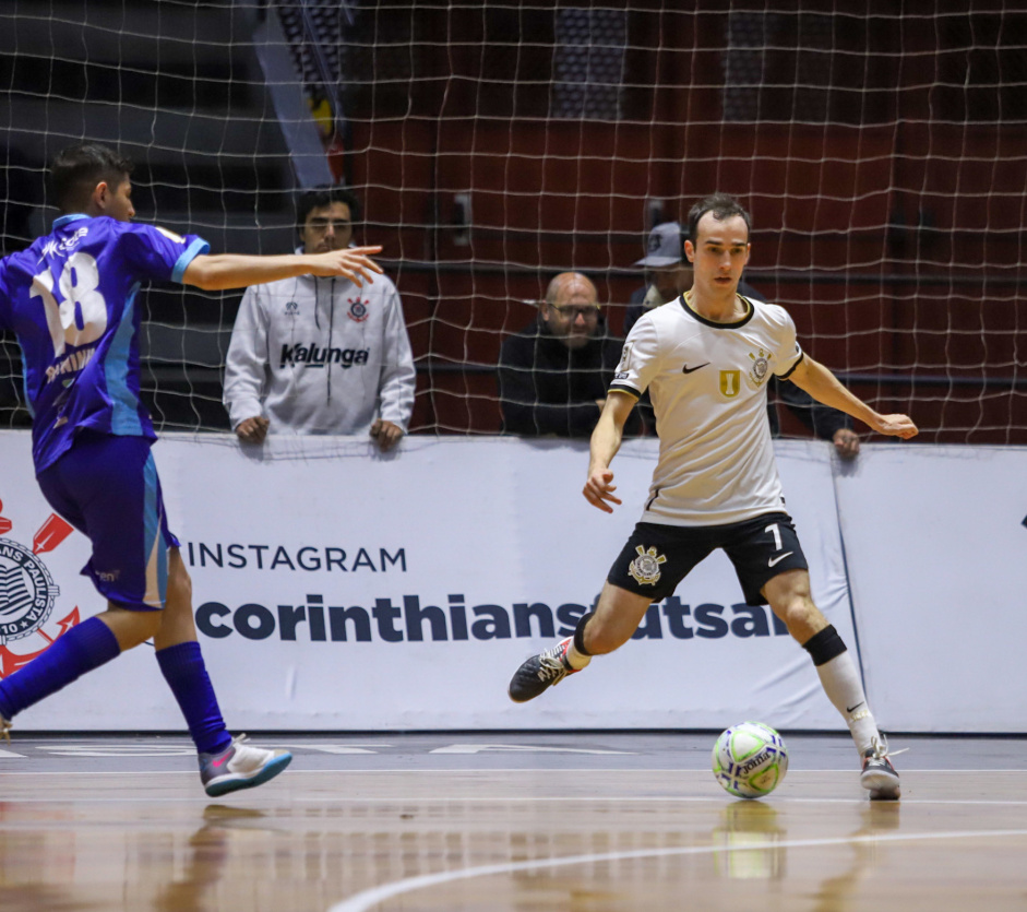 Yan em jogo do Corinthians contra o Braslia pela Copa do Brasil de Futsal