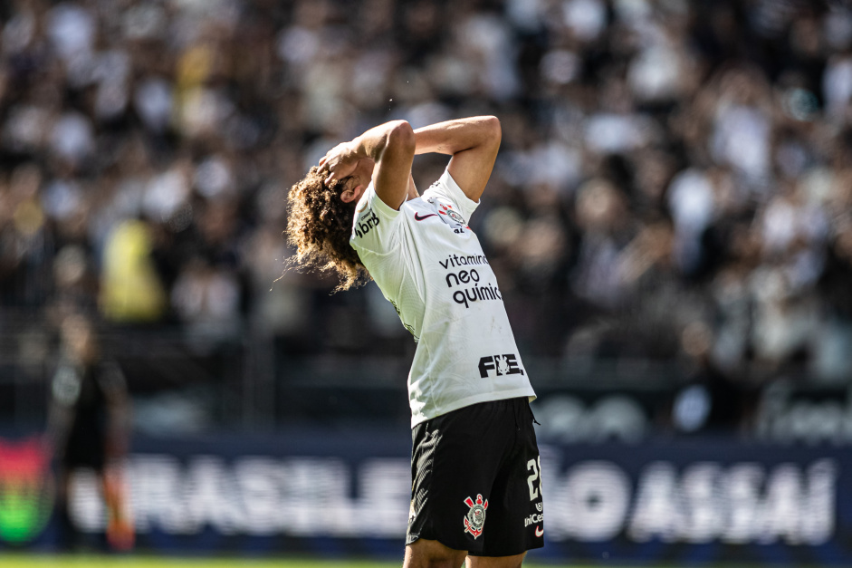 Guilherme Biro lamenta chance desperdiada pelo Corinthians