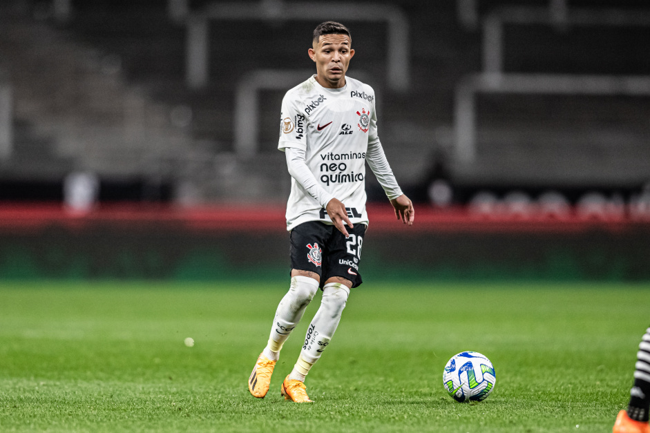 CORINTHIANS CONFIRMA LIBERAÇÃO DE ADSON PARA ASSINAR COM TIME FRANCÊS