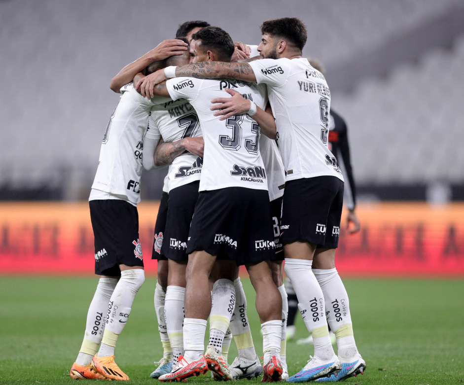 O Corinthians divulgou os 11 iniciais para enfrentar o Newell's Old Boys, da Argentina