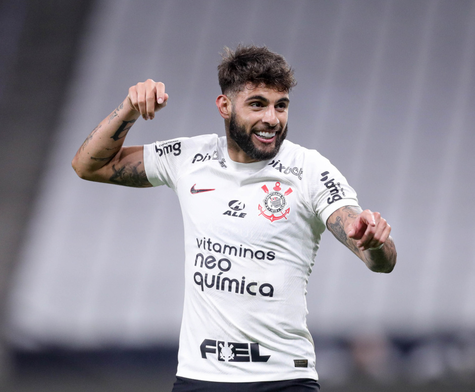 Yuri marcou o segundo gol do Corinthians contra o Vasco