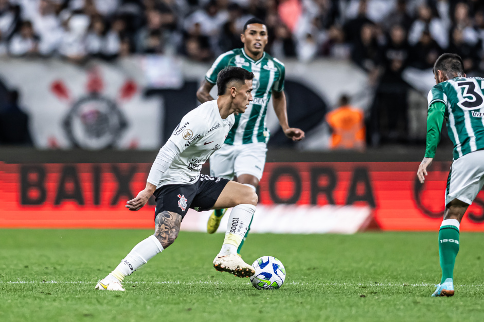 Rojas voltou a entrar em campo pelo Corinthians contra o Coritiba