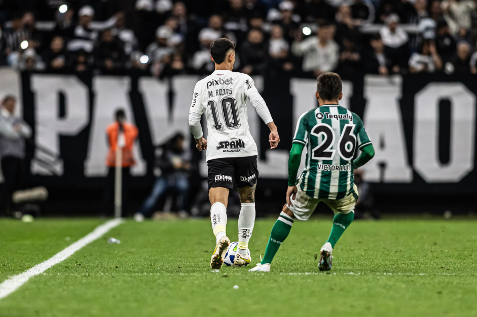 Rojas voltou a entrar em campo pelo Corinthians contra o Coritiba