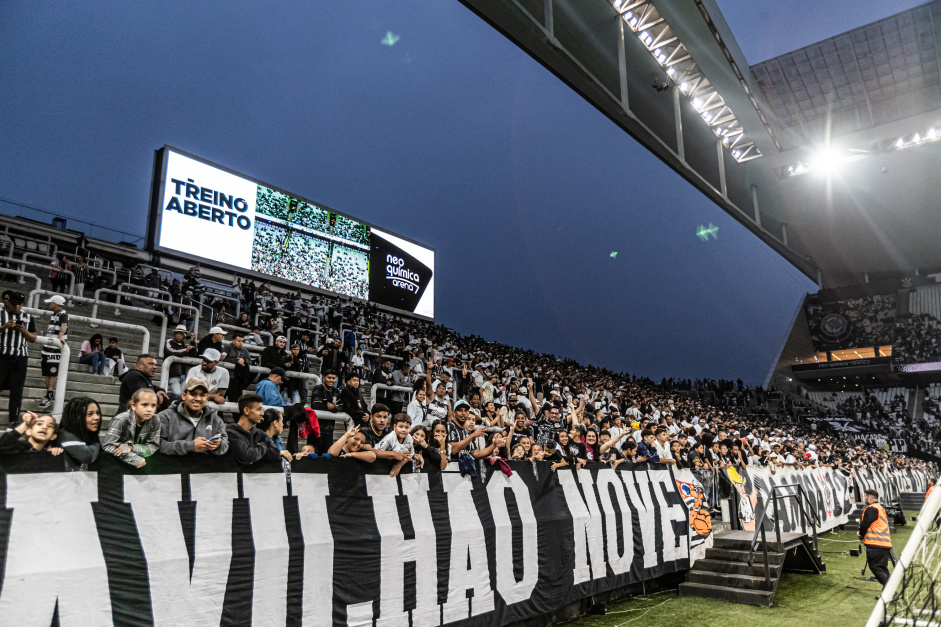 A torcida do Corinthians far maiores homenagens no jogo de sbado, contra o Gois