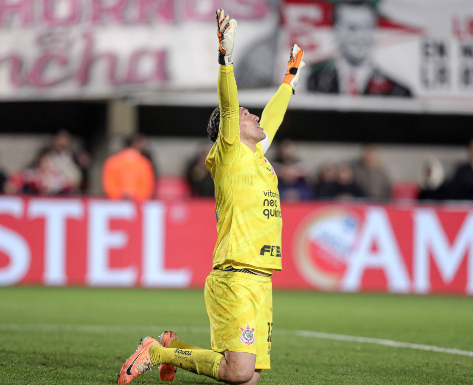 Entre Cássio e Weverton, quem pega mais pênaltis?