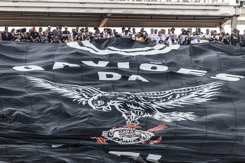 Gavies da Fiel fez uma convocao geral para a torcida do Corinthians comparecer  votao do impeachment de Augusto Melo