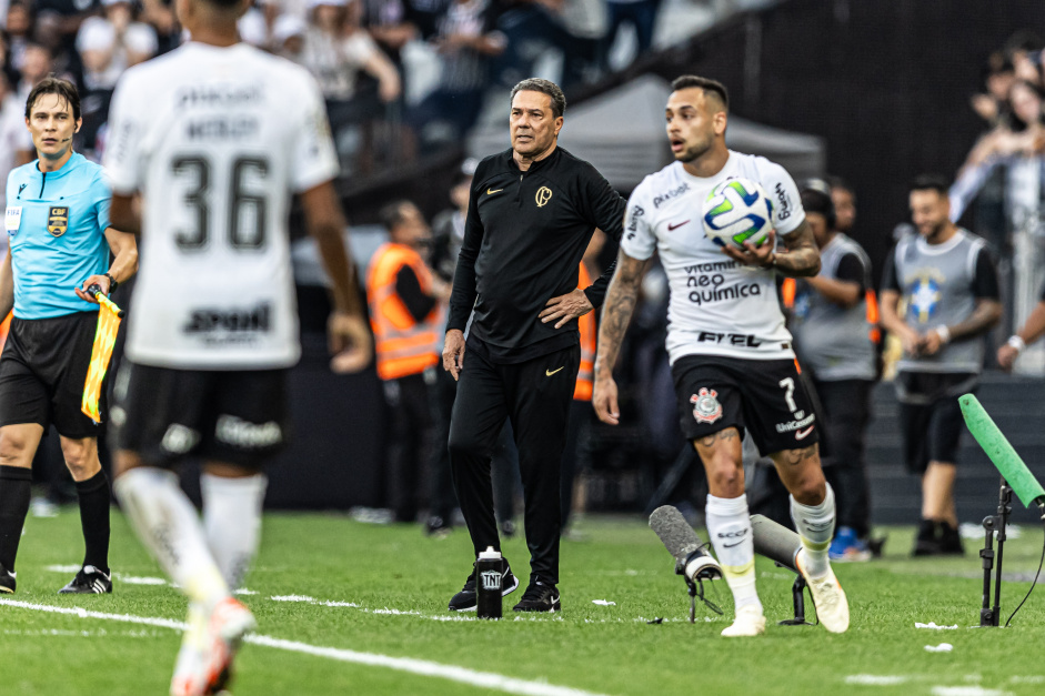 A partida entre Corinthians e Grmio  vlida pela 15 rodada do Campeonato Brasileiro