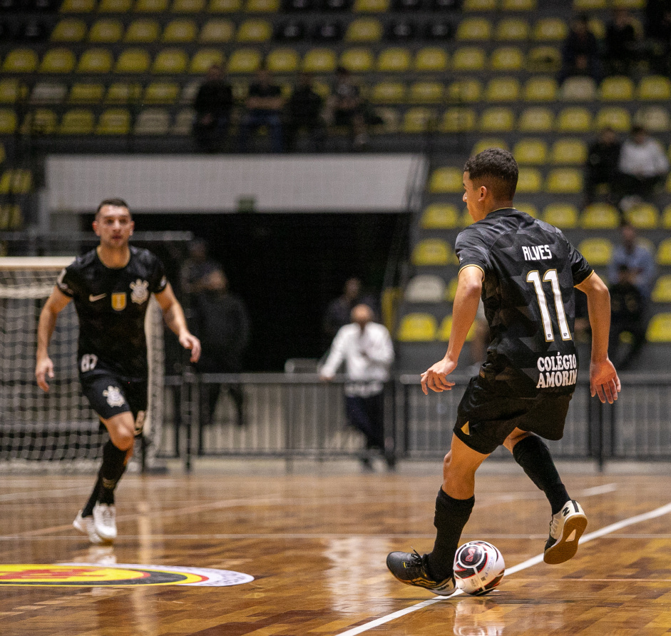 Alves atuando pelo Corinthians no jogo contra o Santo Andr pelo Paulista de Futsal