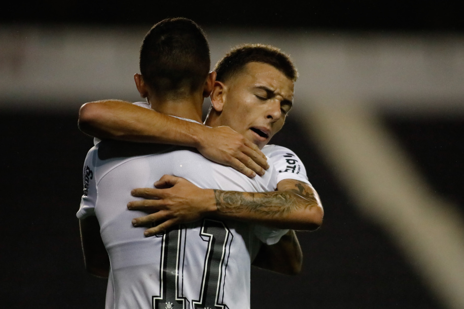Kayke marcou os dois gols do Corinthians na partida