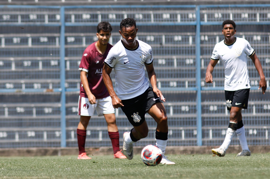 Rodrigo comeou a partida entre Corinthians e Juventus pelo Paulisto Sub-17 como titular