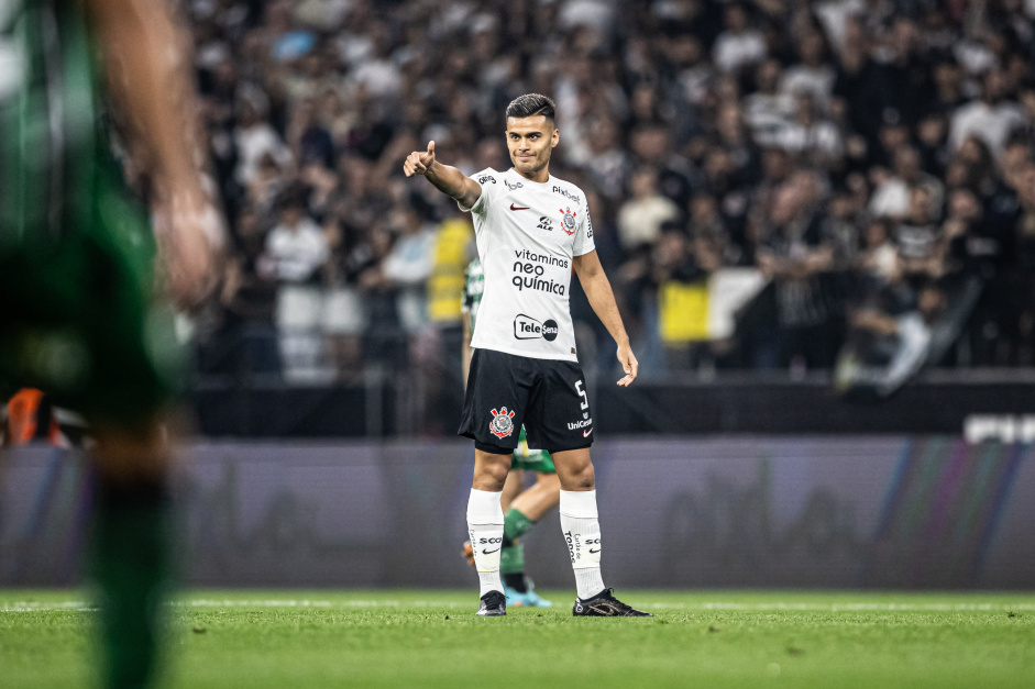 Corinthians terá de pagar valor milionário ao Argentinos Jrs. devido à dívida na compra de Fausto Vera