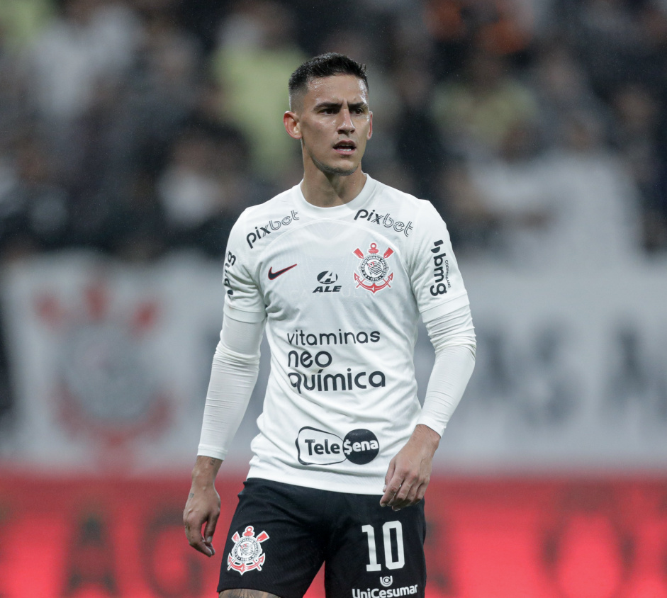 Matas Rojas no jogo entre Corinthians e Athletico-PR