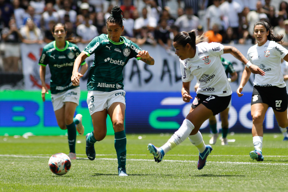 Vic Albuquerque e Mariza relembraram o 8 a 0 aplicado sobre o Palmeiras, em novembro do ano passado