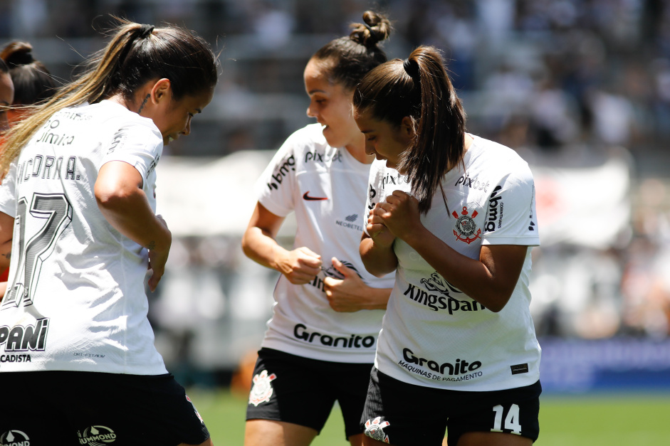 Gabi Portilho e Vic Albuquerque falaram sobre o ttulo do Corinthians na Supercopa Feminina