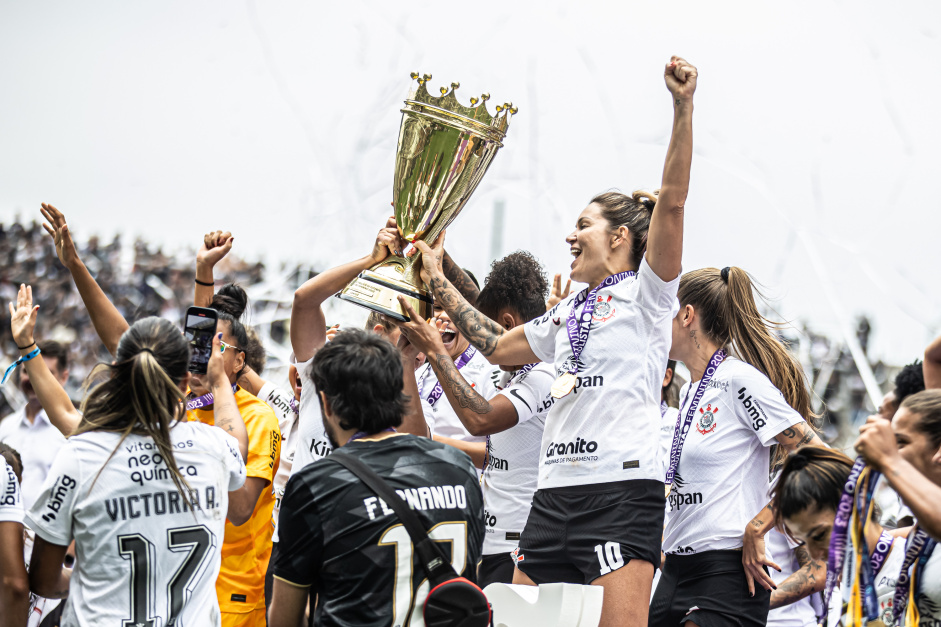 Corinthians homenageou as jogadoras de todas as categorias do futebol feminino do Timo no Dia do Atleta