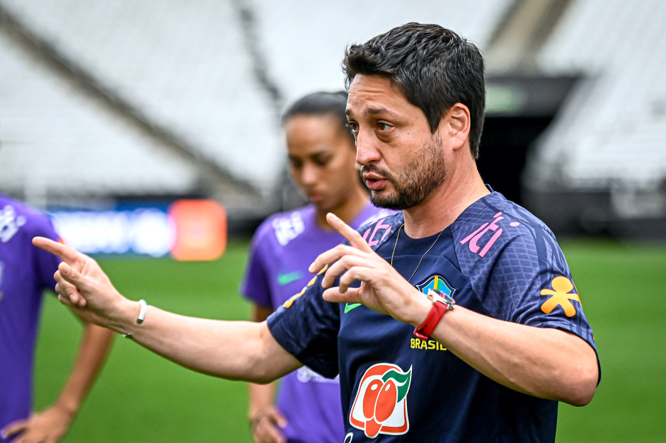 Arthur Elias comandará a Seleção Brasileira na Neo Química Arena em amistoso contra o Japão