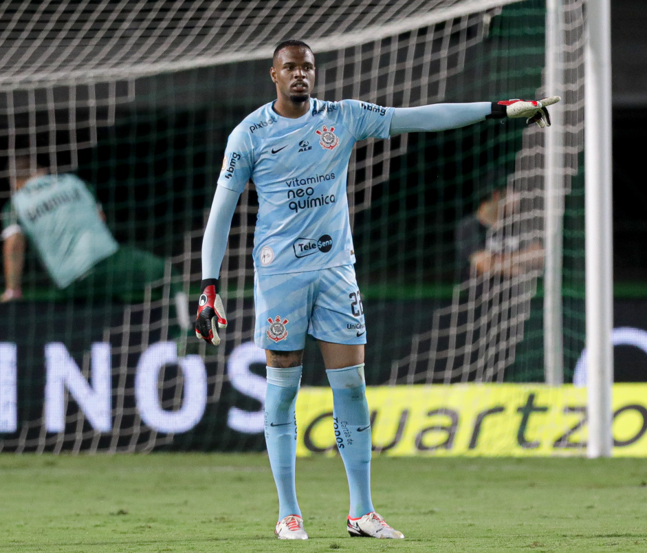 Carlos Miguel recebeu �tima avalia��o da torcida quando esteve em campo