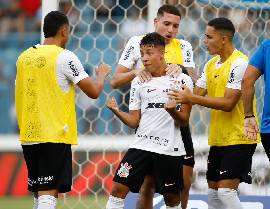 Corinthians estreia s 21h30 diante do Fortaleza, na Fazendinha