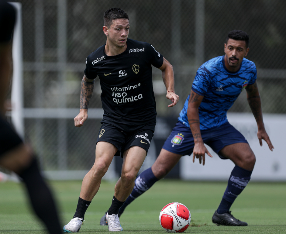 Rodrigo Garro durante embate contra o So Caetano em jogo-treino no CT