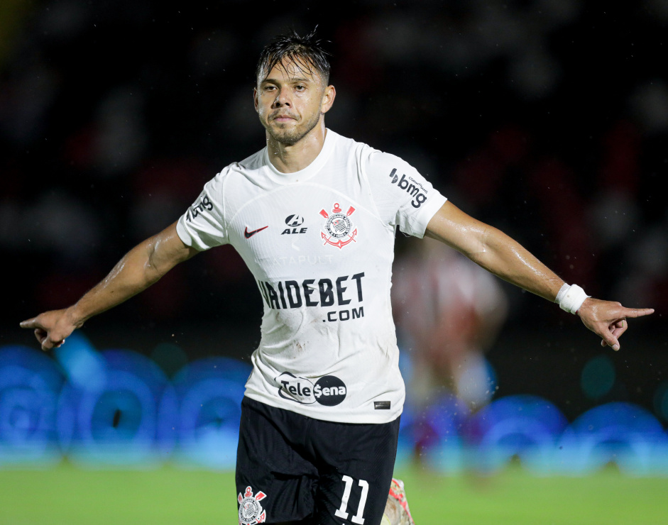 Romero ultrapassa lenda do Corinthians e fica prximo do top-5 em gols + assistncias do sculo