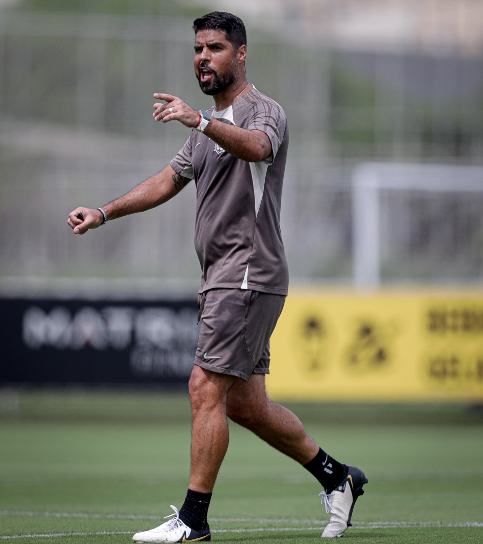 Antnio Oliveira em ao durante treino do Corinthians