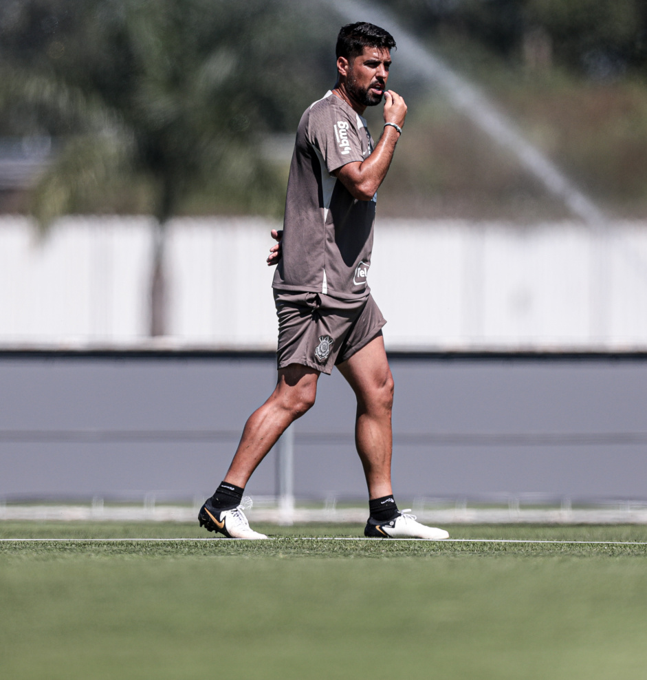 Antnio Oliveira comandou o treino de domingo