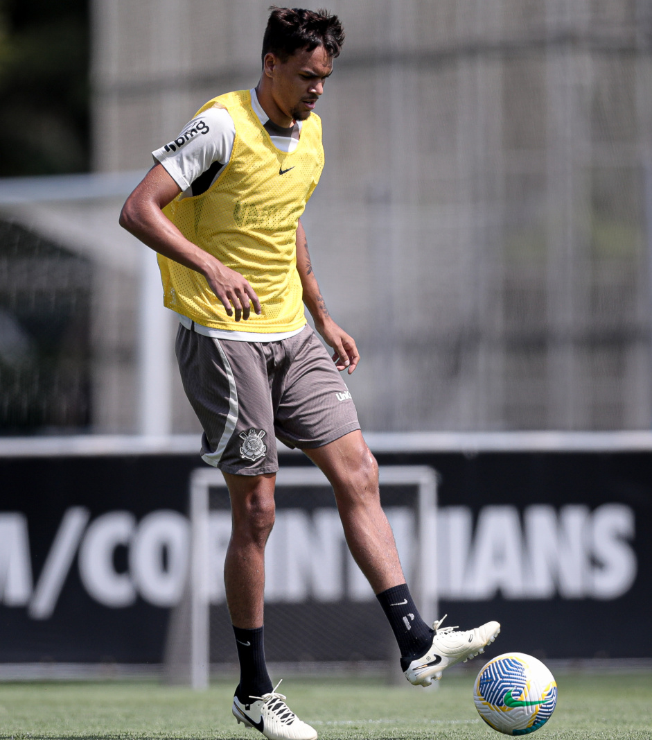 Joo Pedro Thoca participou dos treinos nesta sexta-feira