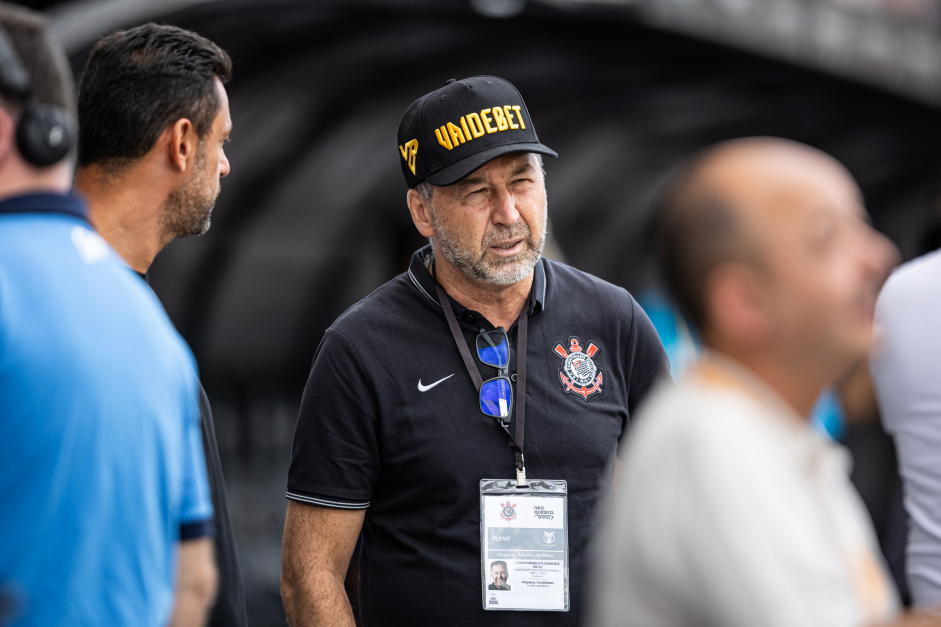 Augusto Melo projetou uma data para iniciar as conversas por renovao entre Corinthians e Nike