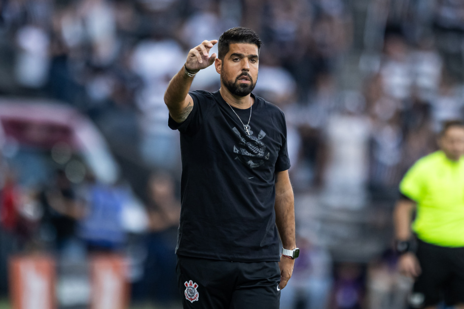 Antnio Oliveira comandou o Corinthians por seis meses em 2024
