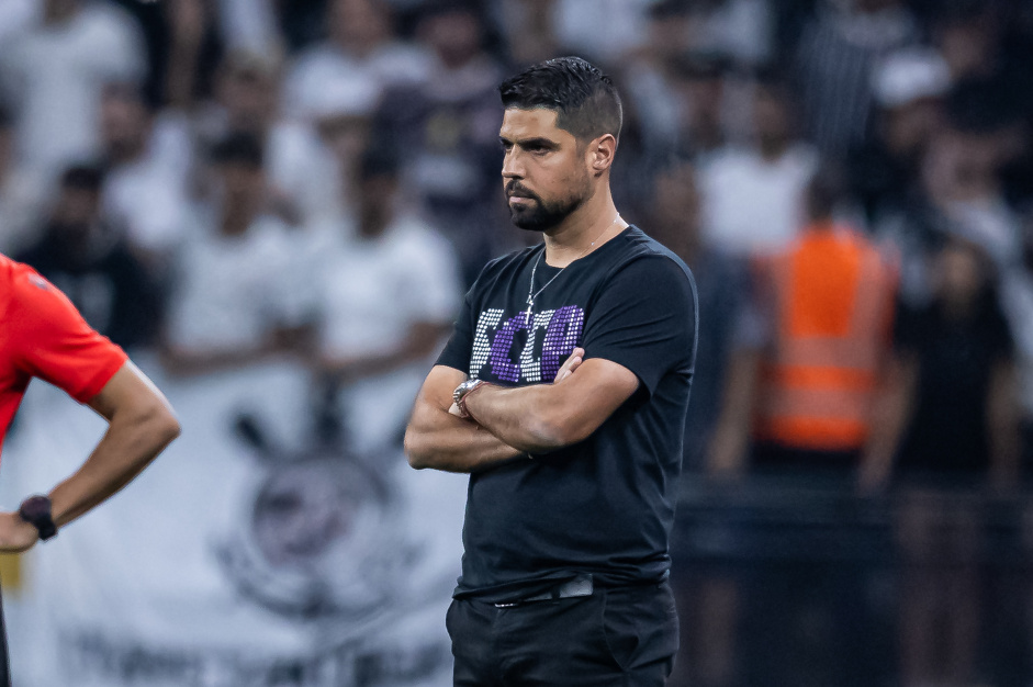 Antnio Oliveira durante jogo do Corinthians contra o Cuiab