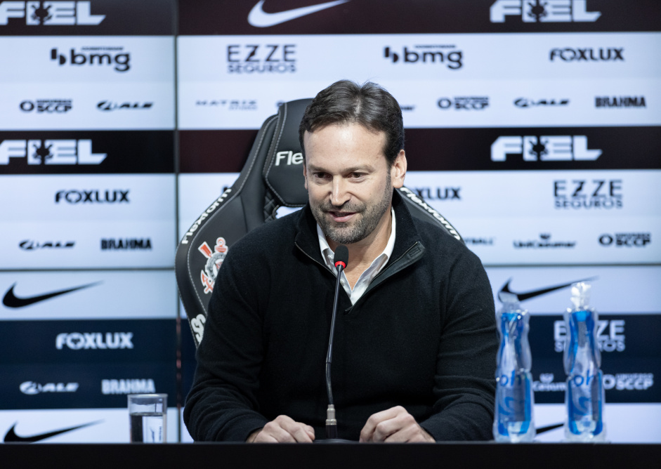 Diretor do Corinthians confirma cláusula no contrato de Memphis em caso de rebaixamento