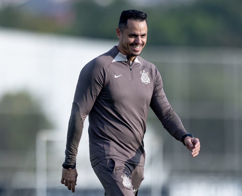 Diego Pereira, preparador fsico da comisso tcnica de Ramn Daz, foi ao CT nesta sexta