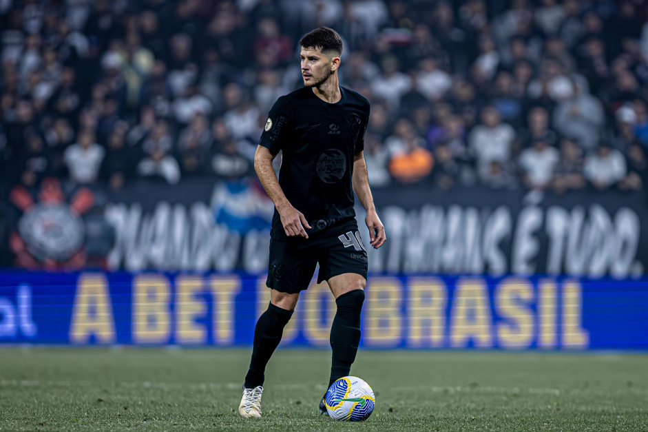 Hugo isola-se como líder em assistências do Corinthians na temporada.