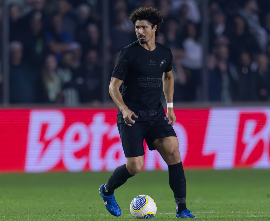 Andr Ramalho foi titular do Corinthians contra o Santos