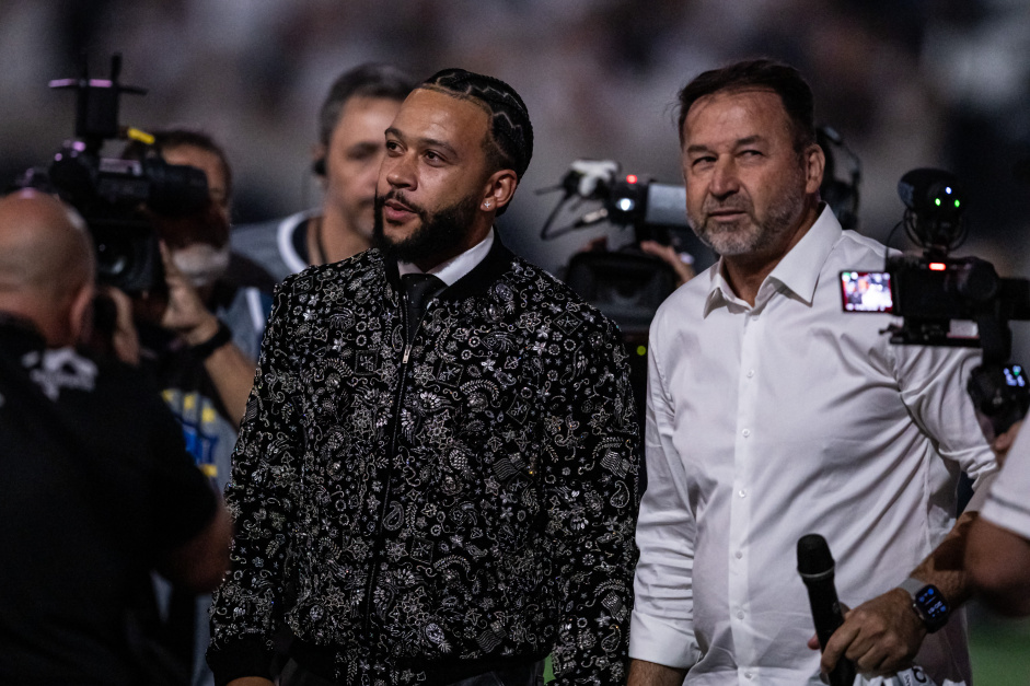 MUDANÇA NO CONTRATO? Memphis Depay terá contrato modificado no Corinthians em janeiro