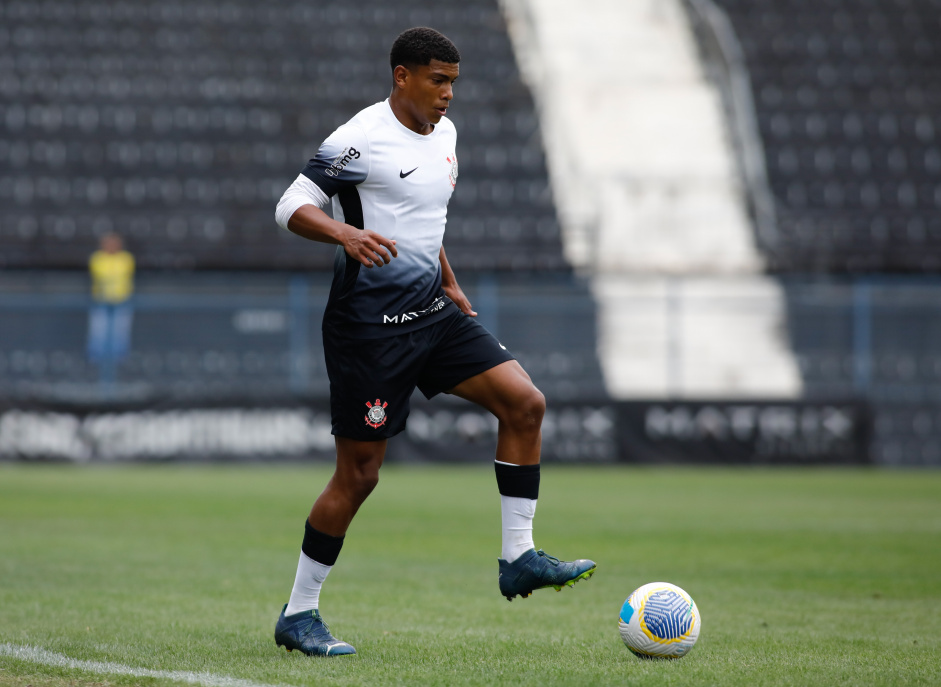 Joo Vitor em ao durante Drbi pelo Brasileiro Sub-17