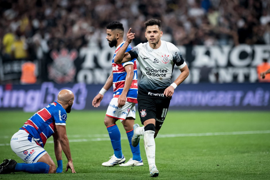 Romero abriu o placar na vitria do Corinthians sobre o Fortaleza